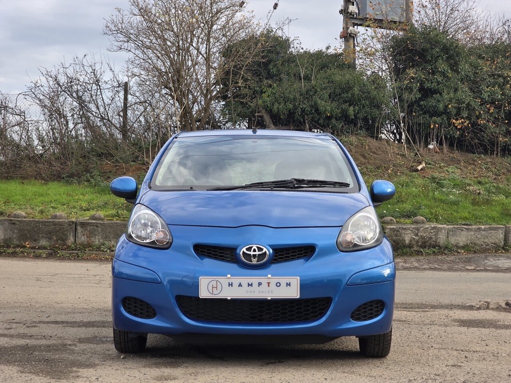 Used Toyota AYGO 2011 for sale - 76481702: Photo 2