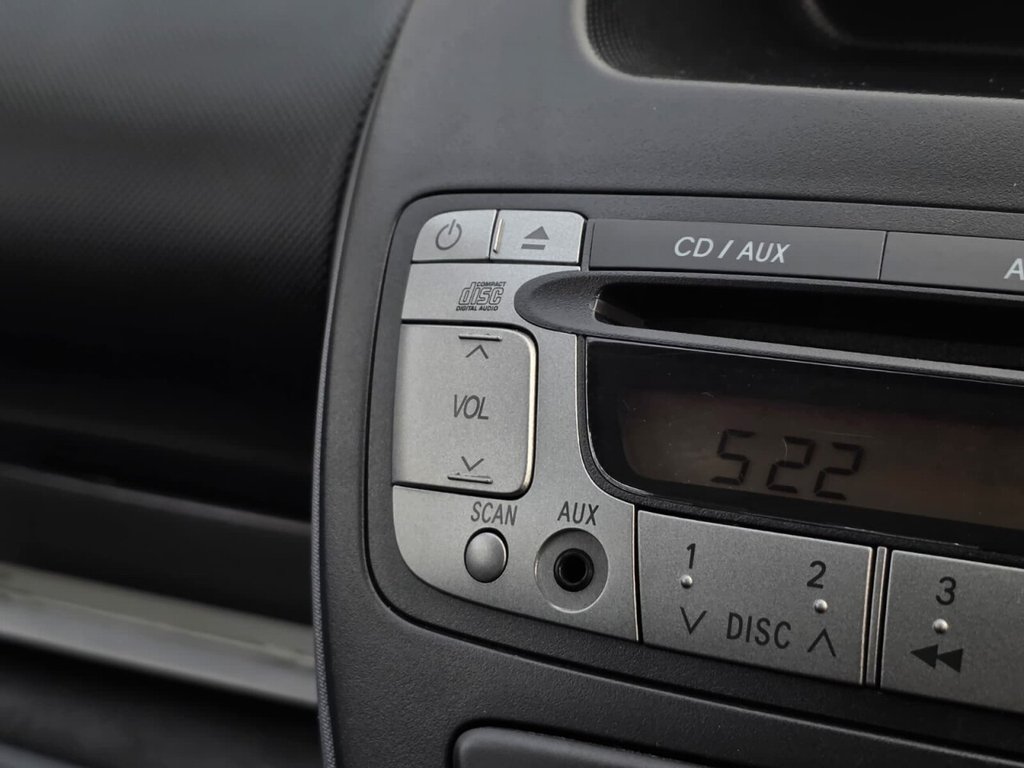 Used Toyota AYGO 2011 for sale - 76481702: Photo 21