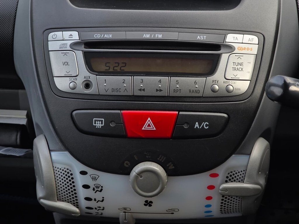 Used Toyota AYGO 2011 for sale - 76481702: Photo 22