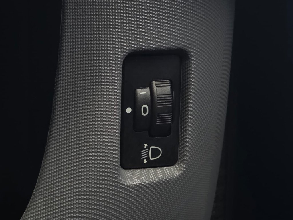 Used Toyota AYGO 2011 for sale - 76481702: Photo 28