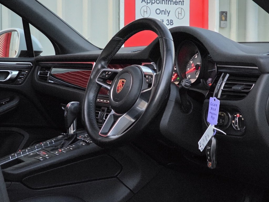 Used Porsche Macan 2020 for sale - 76660627: Photo 13