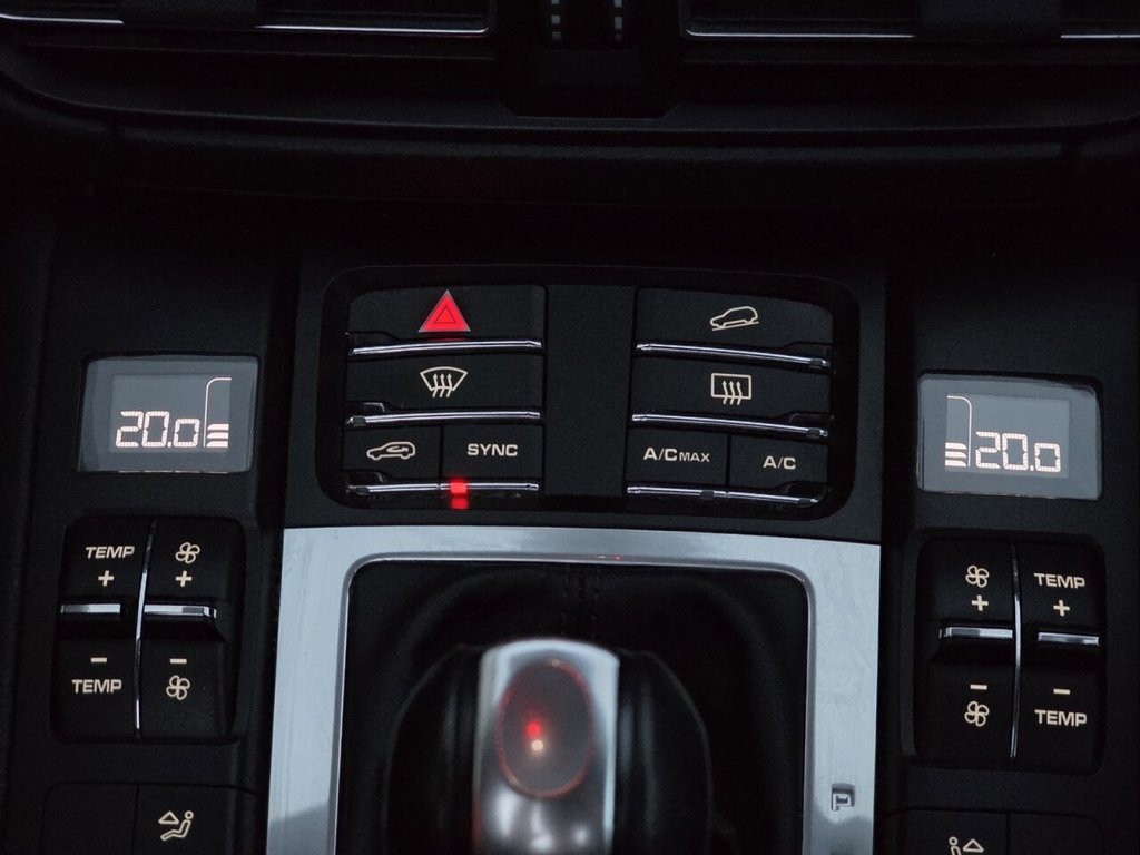 Used Porsche Macan 2020 for sale - 76660627: Photo 19