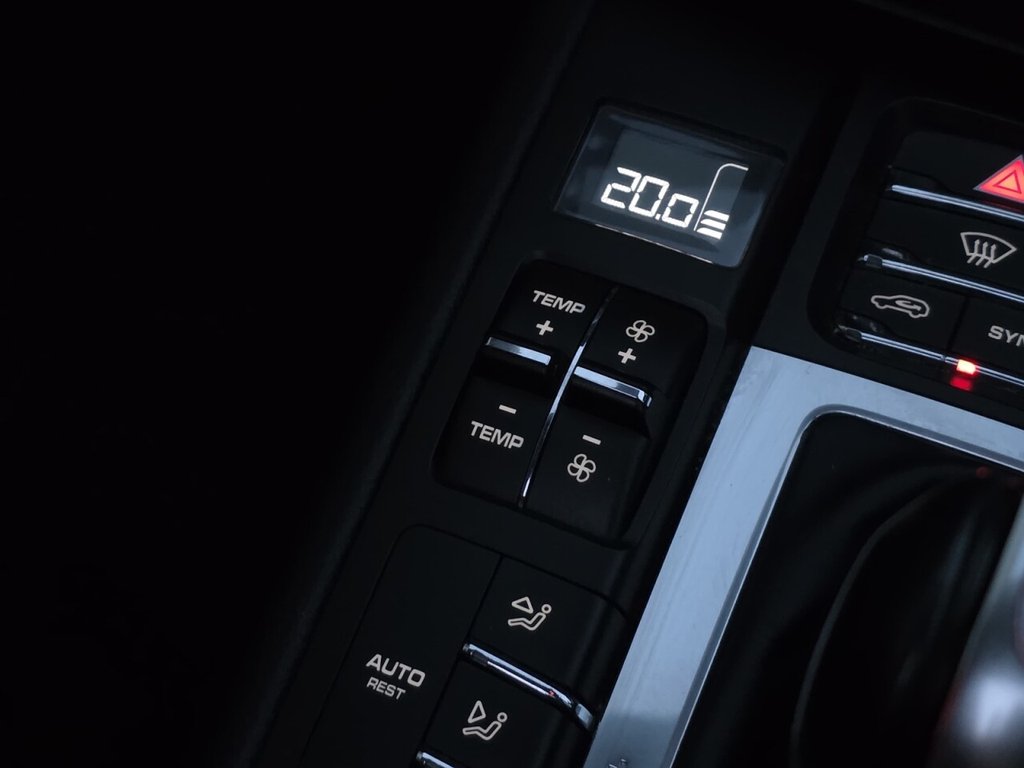 Used Porsche Macan 2020 for sale - 76660627: Photo 20