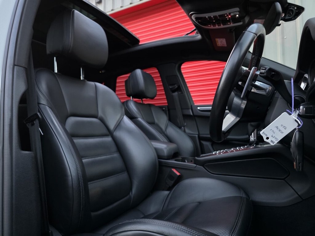 Used Porsche Macan 2020 for sale - 76660627: Photo 8