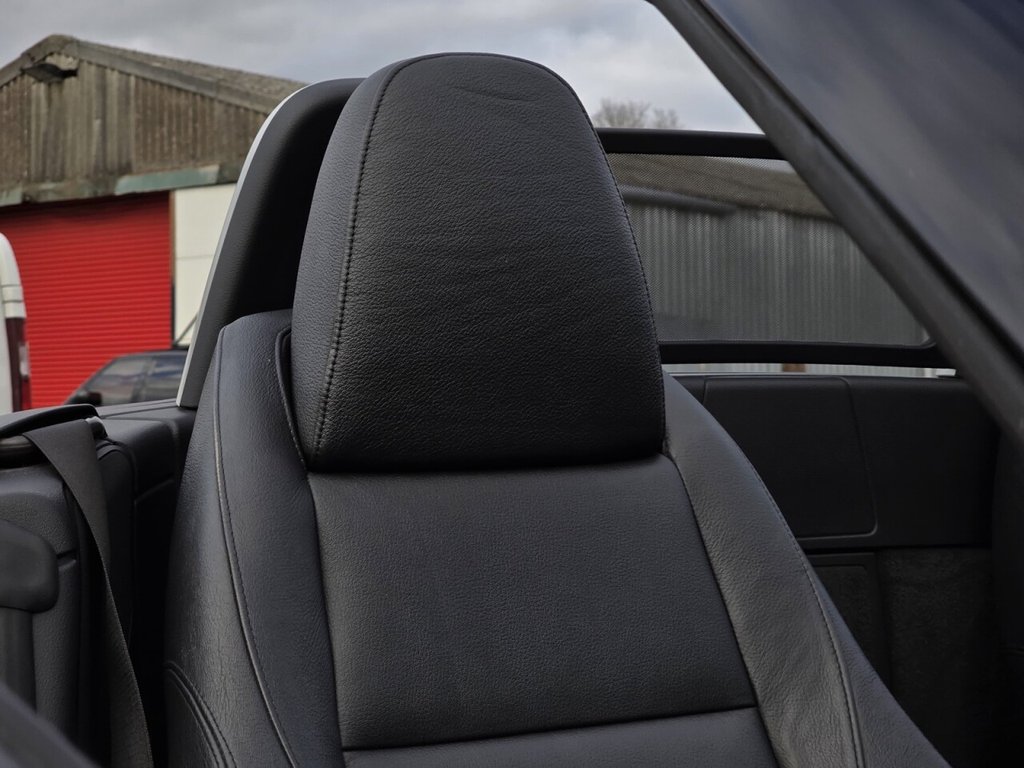 Used BMW Z4 2012 for sale - 76523306: Photo 32