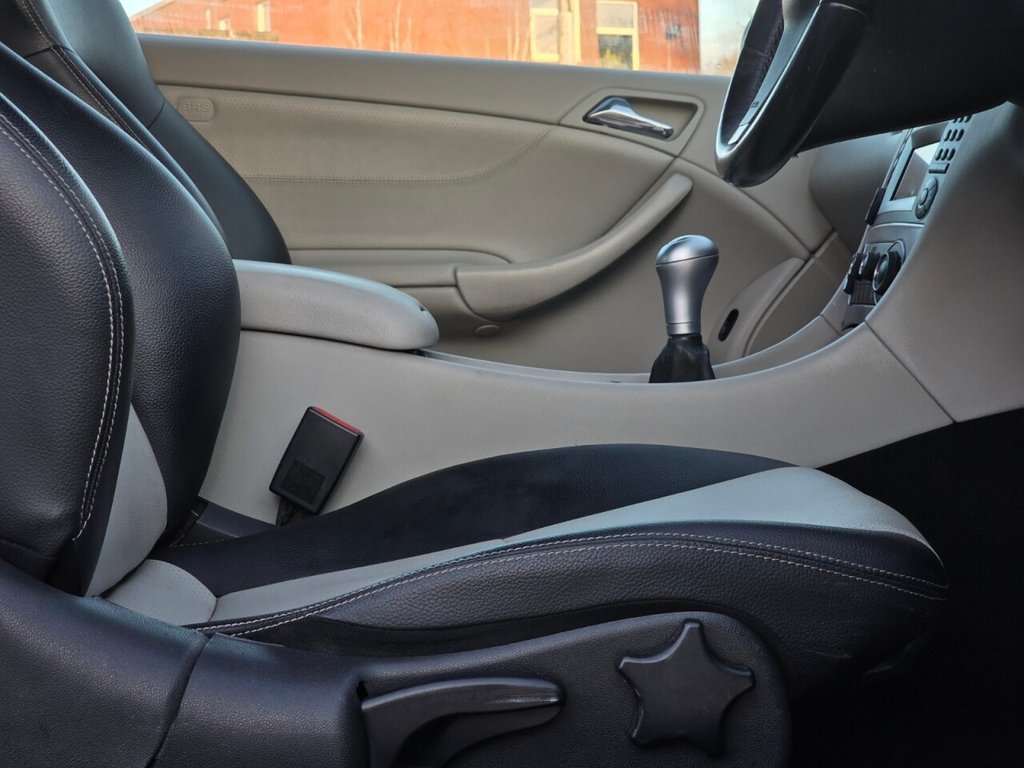 Used Mercedes-Benz CLC Class 2010 for sale - 77236585: Photo 35