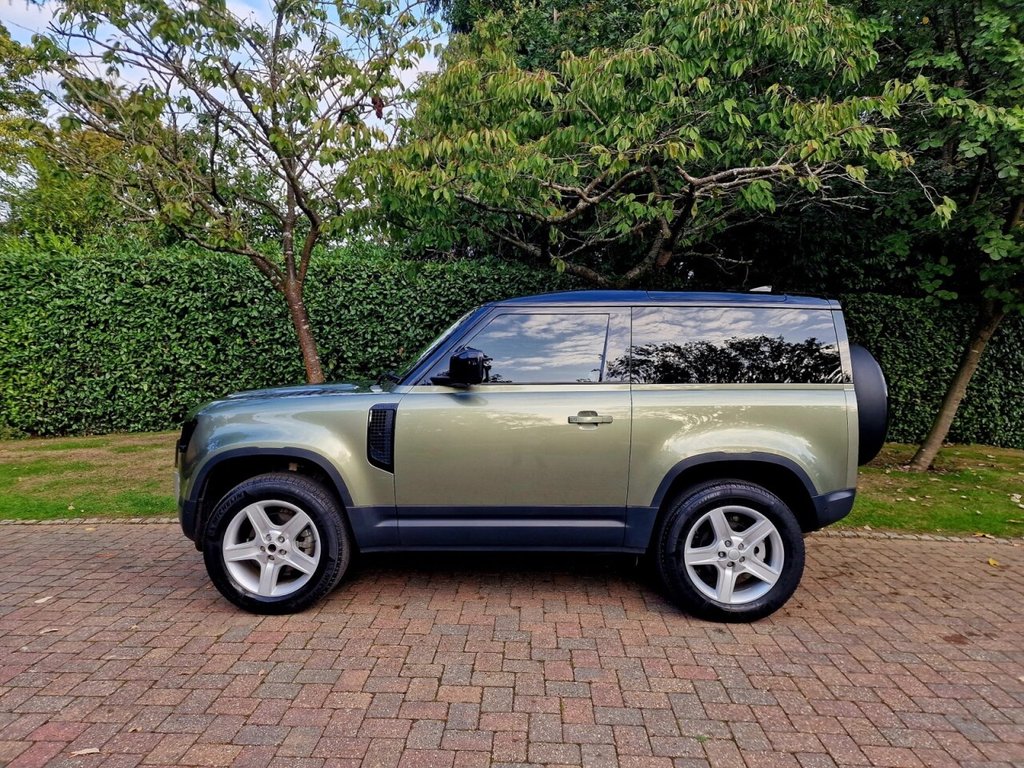 Used Land Rover Defender 2022 for sale - 77302167: Photo 4