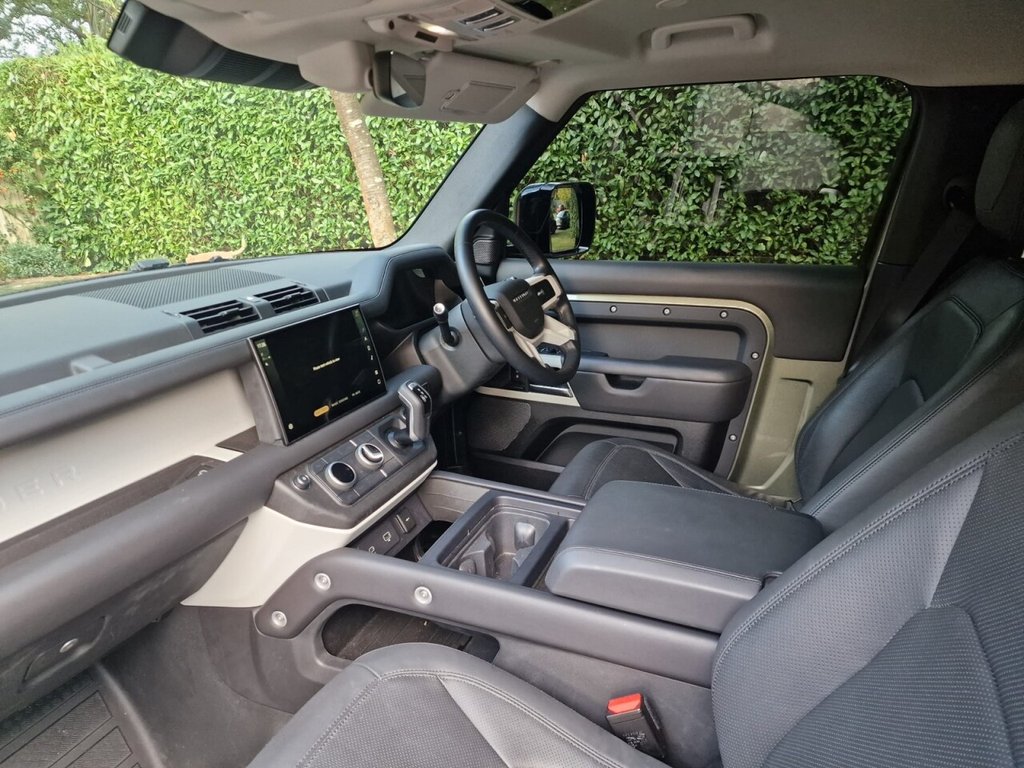 Used Land Rover Defender 2022 for sale - 77302167: Photo 5
