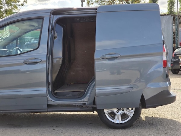 Used Ford Transit Courier 2021 for sale - 76124117: Photo 9