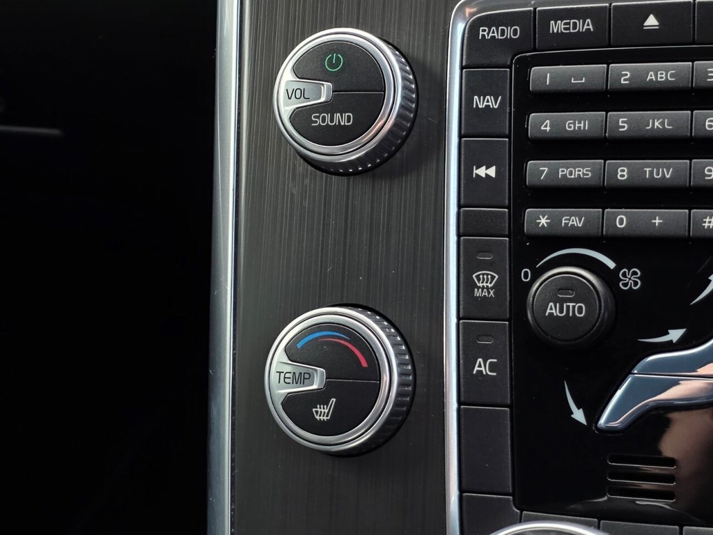 Used Volvo XC60 2015 for sale - 78110199: Photo 25