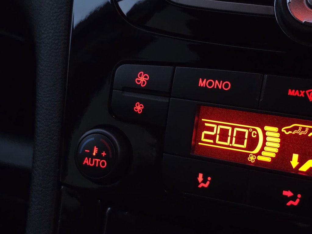 Used Ford Galaxy 2013 for sale - 76642790: Photo 36