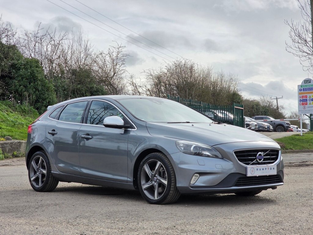Used Volvo V40 2015 for sale - 77880079: Photo 1