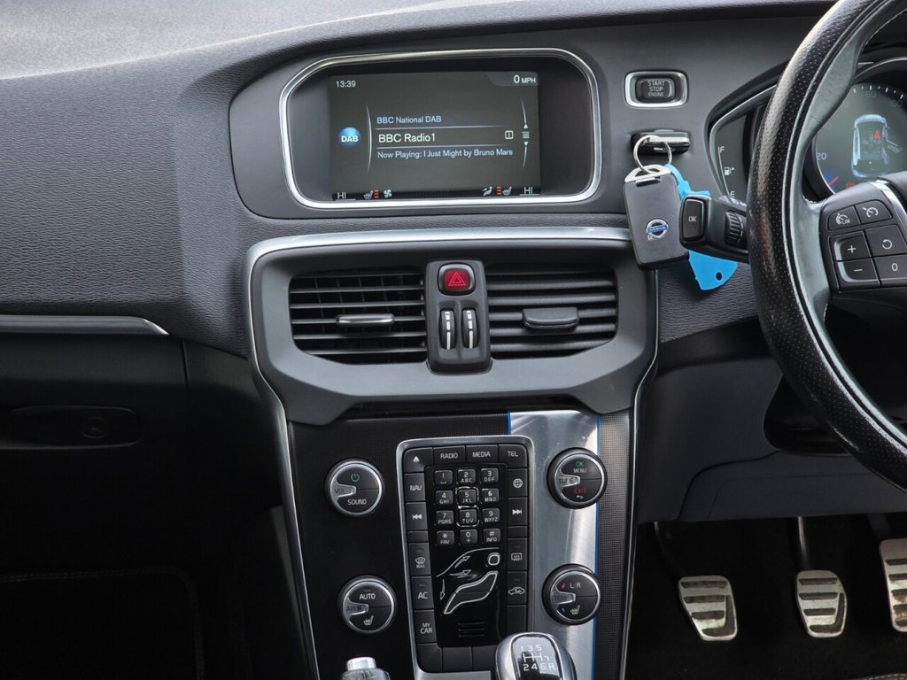 Used Volvo V40 2015 for sale - 77880079: Photo 15