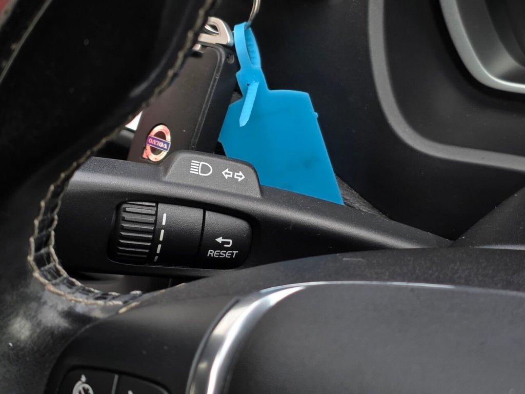 Used Volvo V40 2015 for sale - 77880079: Photo 19