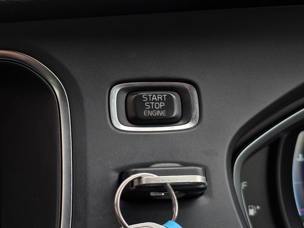 Used Volvo V40 2015 for sale - 77880079: Photo 23