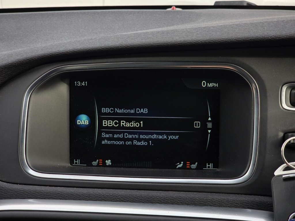 Used Volvo V40 2015 for sale - 77880079: Photo 27