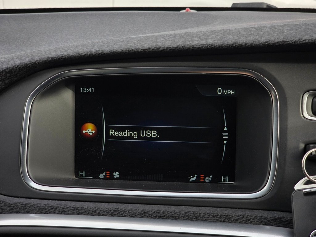 Used Volvo V40 2015 for sale - 77880079: Photo 28