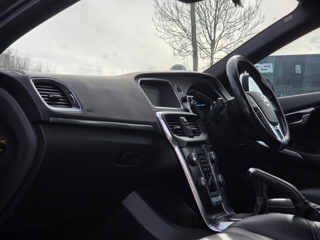 Used Volvo V40 2015 for sale - 77880079: Photo 31