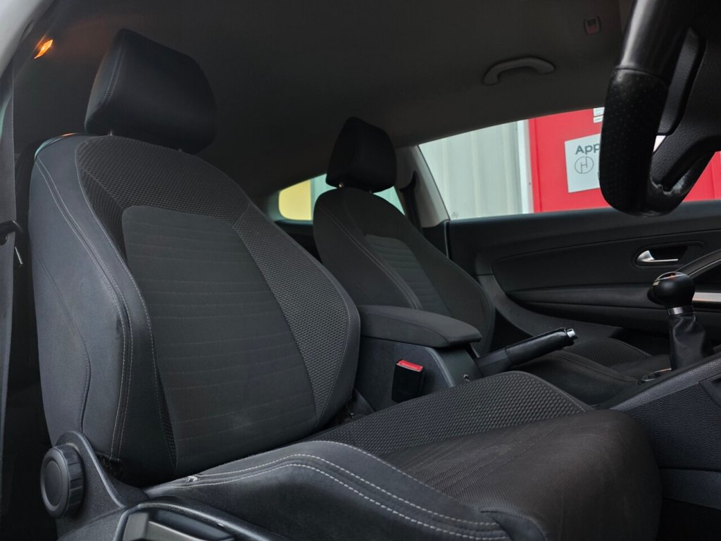 Used Volkswagen Scirocco 2010 for sale - 77313270: Photo 11