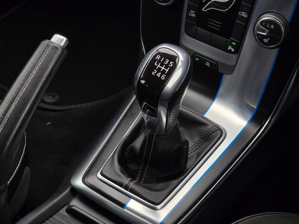 Used Volvo V40 2014 for sale - 77780526: Photo 24