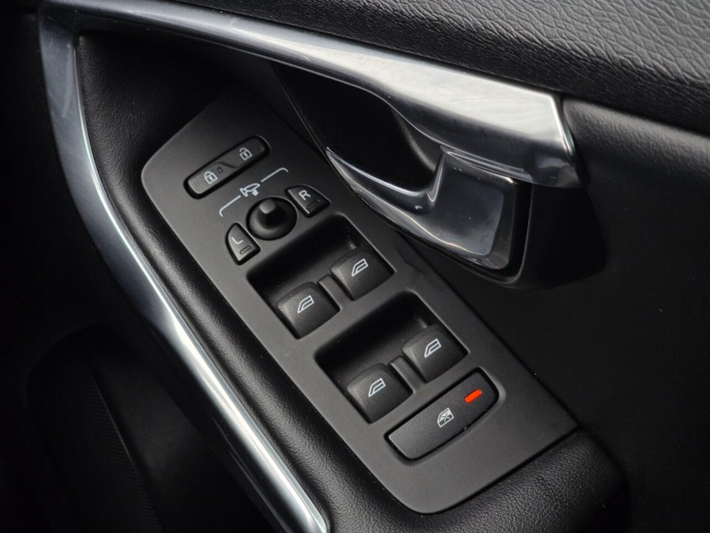 Used Volvo V40 2014 for sale - 77780526: Photo 29