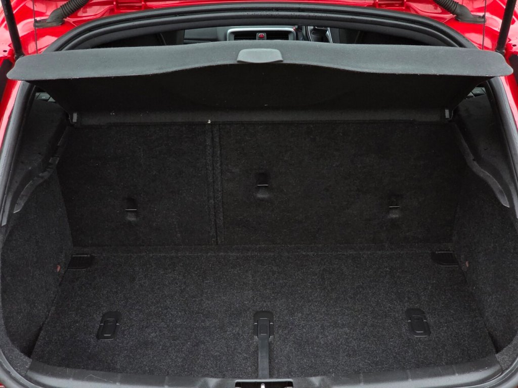 Used Volvo V40 2014 for sale - 77780526: Photo 32