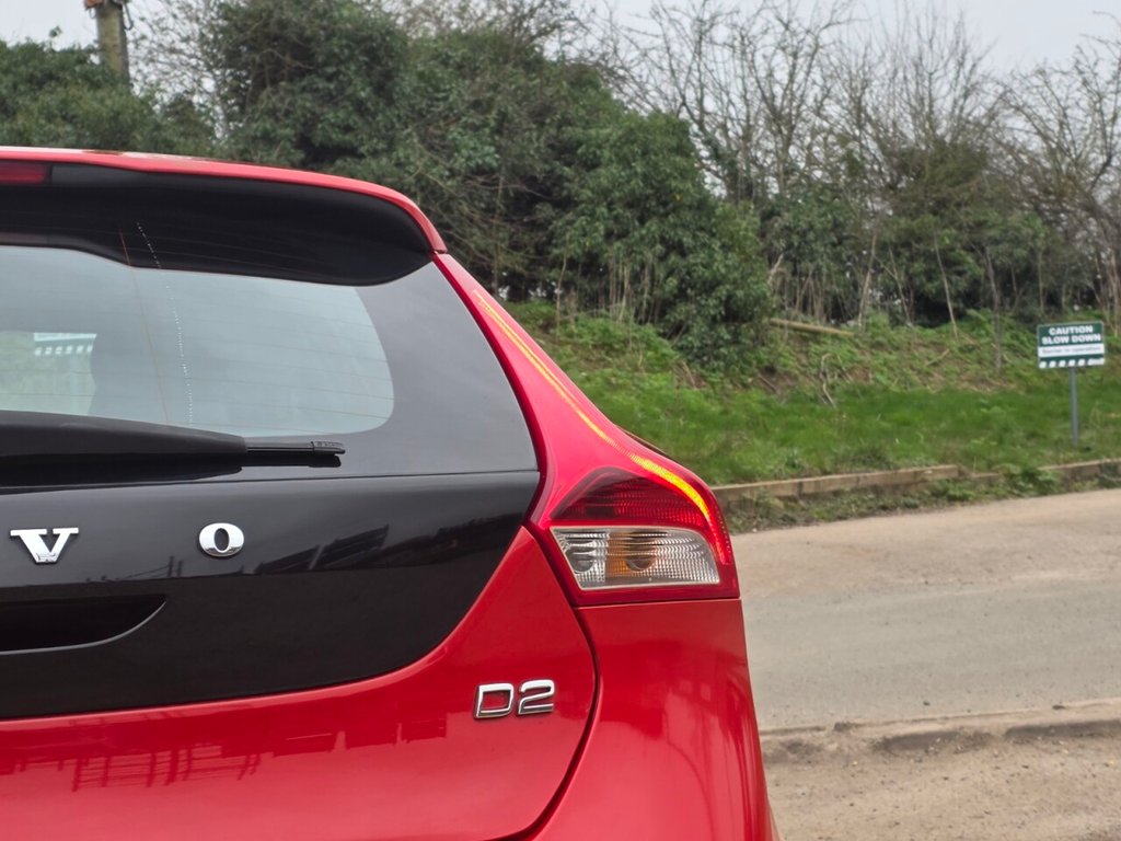 Used Volvo V40 2014 for sale - 77780526: Photo 38