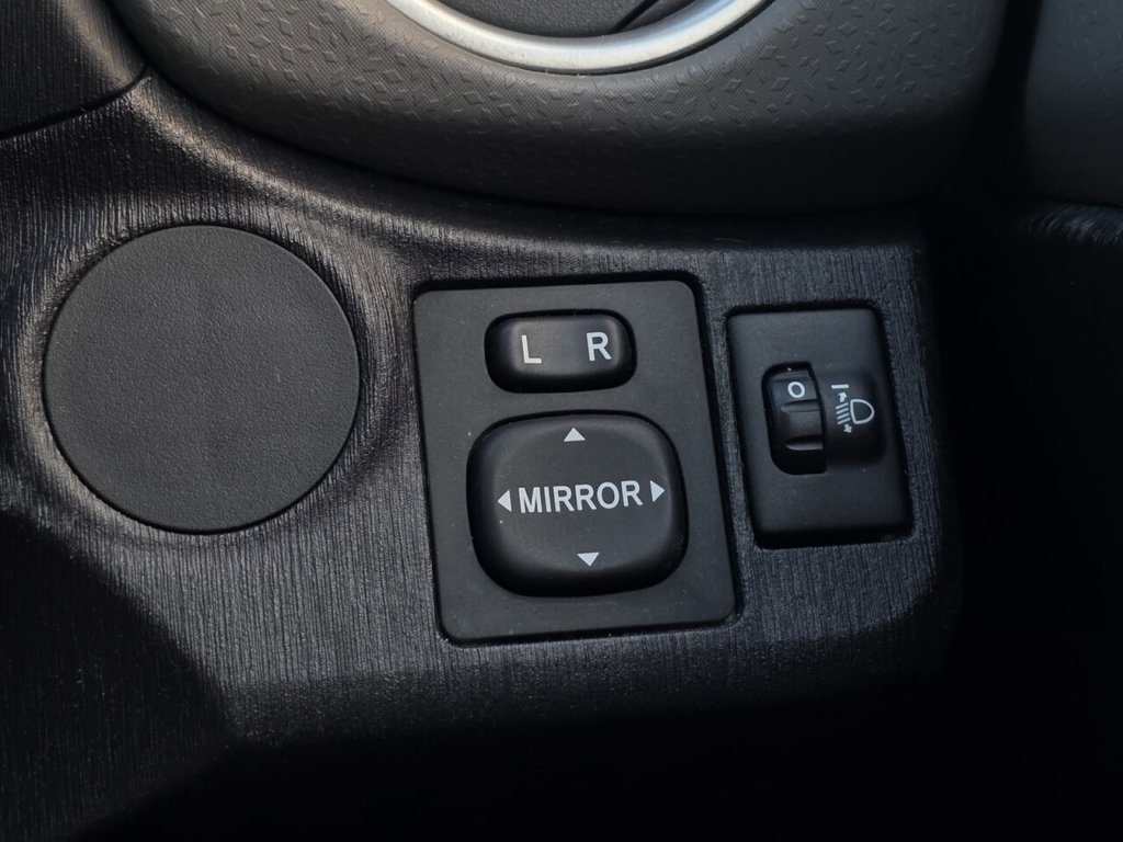 Used Toyota Yaris 2012 for sale - 76820854: Photo 19