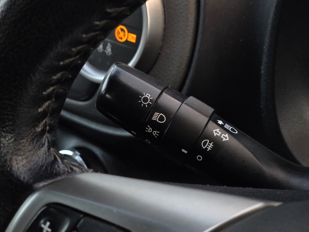 Used Toyota Yaris 2012 for sale - 76820854: Photo 27