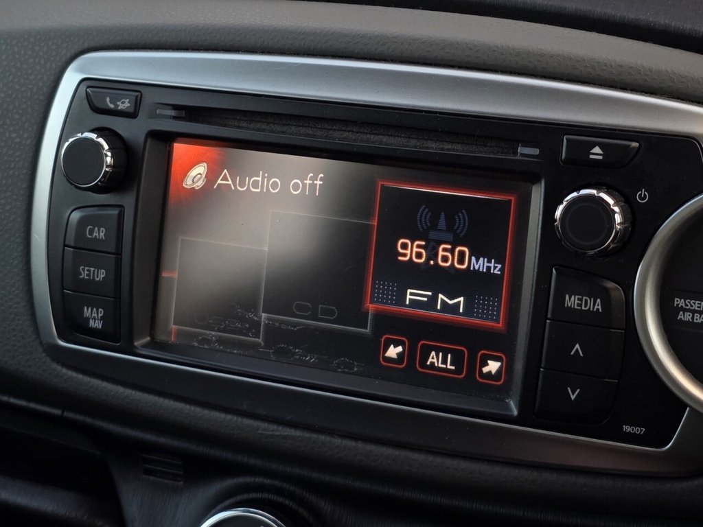 Used Toyota Yaris 2012 for sale - 76820854: Photo 31