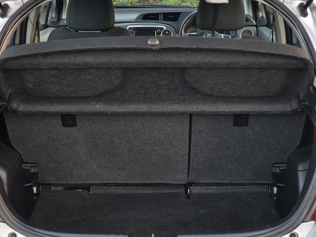 Used Toyota Yaris 2012 for sale - 76820854: Photo 37