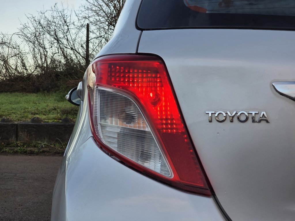 Used Toyota Yaris 2012 for sale - 76820854: Photo 38