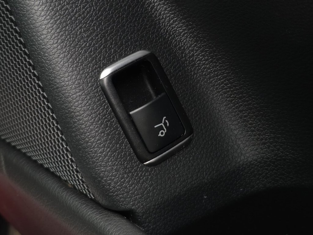 Used Mercedes-Benz GLA 2017 for sale - 76552064: Photo 43