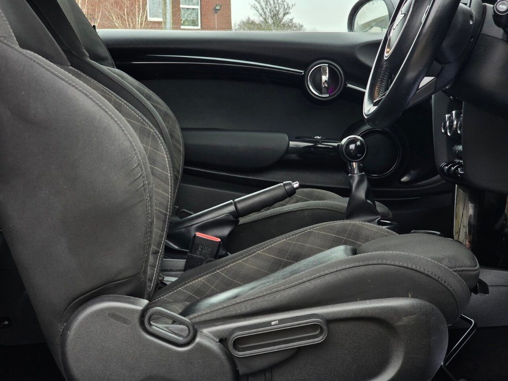 Used MINI Hatch 2018 for sale - 77780817: Photo 32