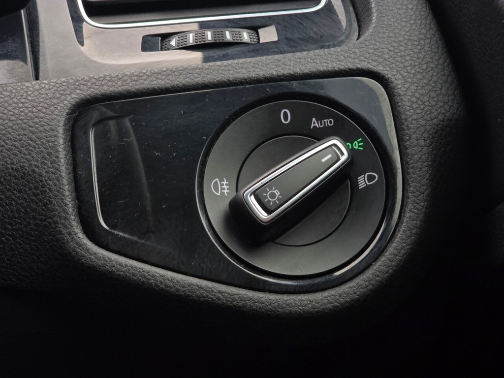 Used Volkswagen Golf 2014 for sale - 77720348: Photo 27