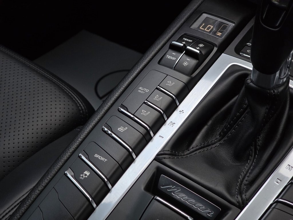 Used Porsche Macan 2018 for sale - 76642250: Photo 19