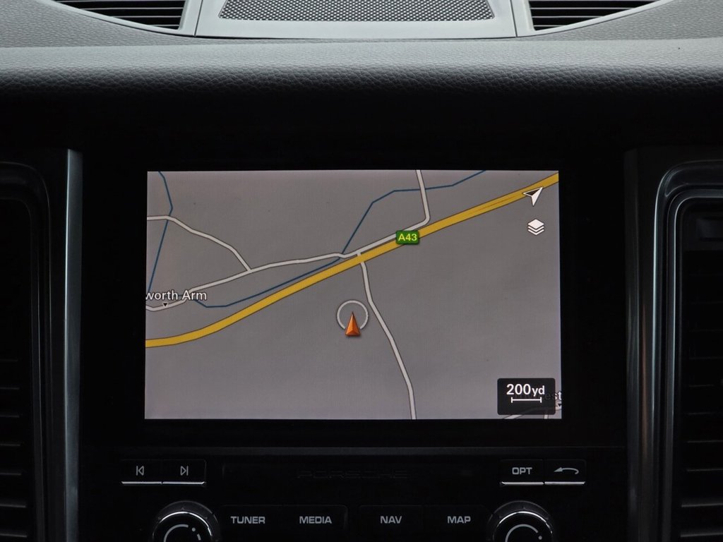 Used Porsche Macan 2018 for sale - 76642250: Photo 33