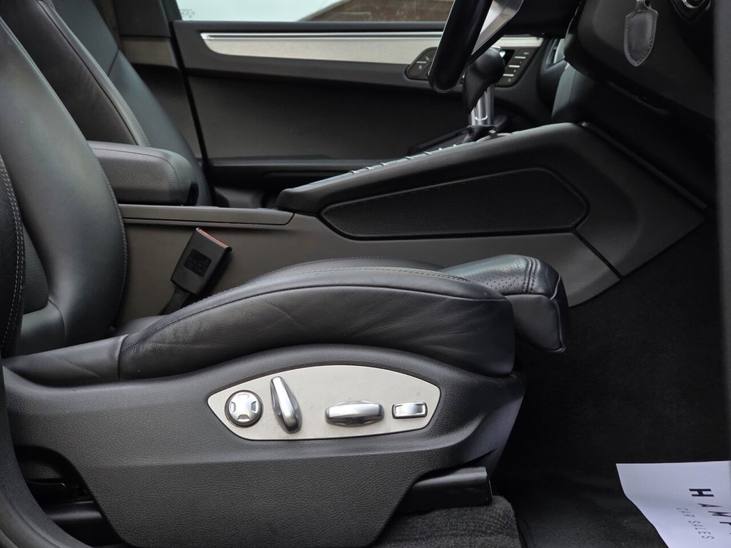 Used Porsche Macan 2018 for sale - 76642250: Photo 42