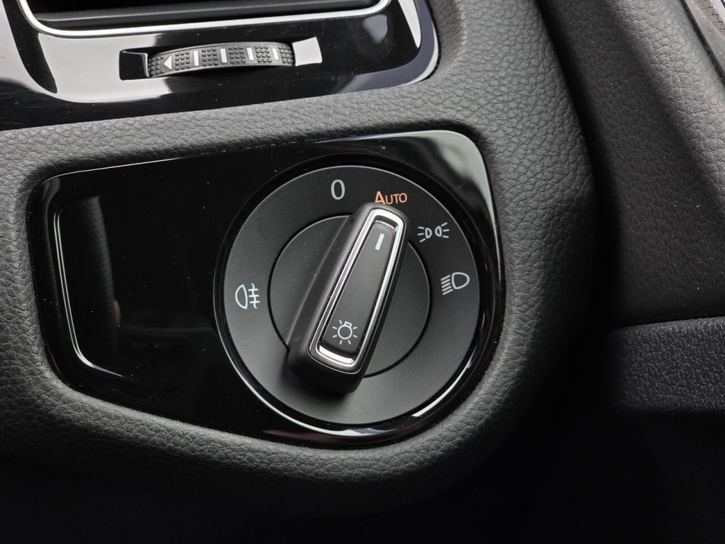 Used Volkswagen Golf 2015 for sale - 76617247: Photo 21