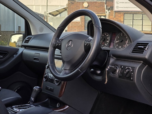Used Mercedes-Benz A-Class 2010 for sale - 76139882: Photo 13