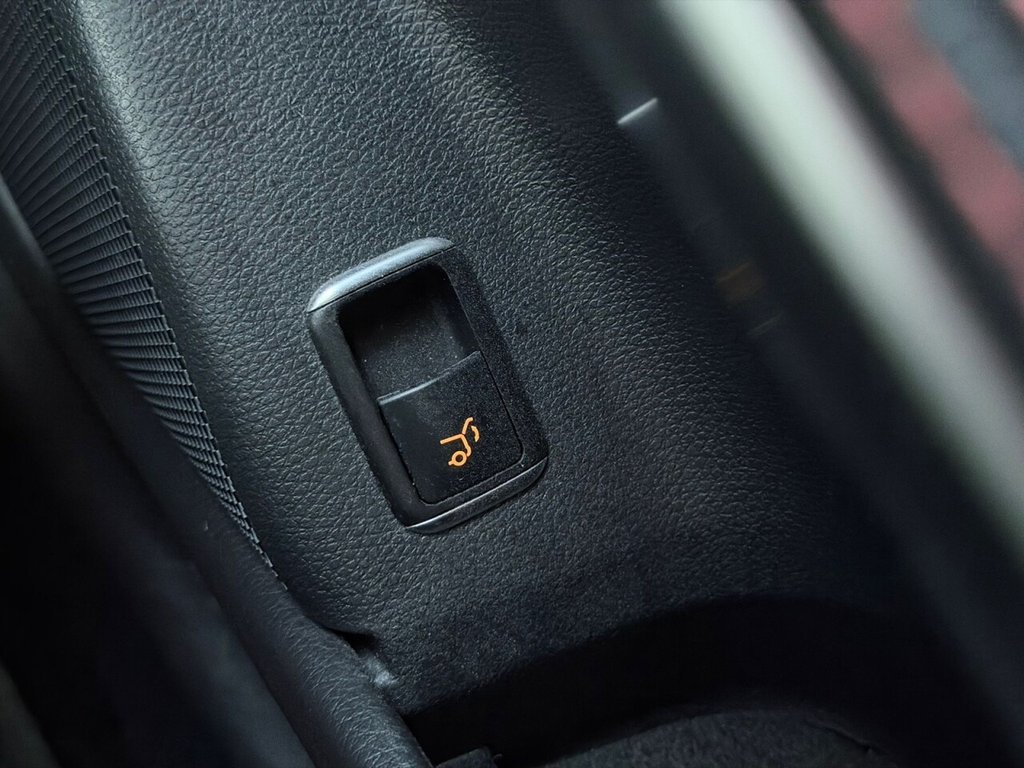 Used Mercedes-Benz GLA 2019 for sale - 76372443: Photo 35