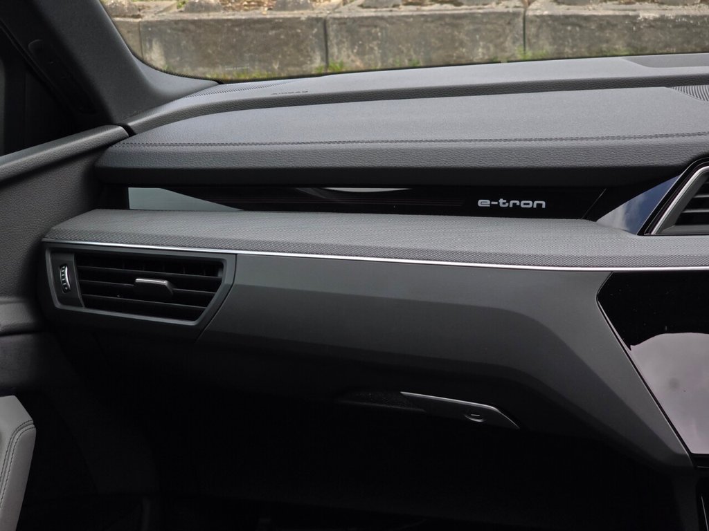 Used Audi Q8 2023 for sale - 78096717: Photo 17