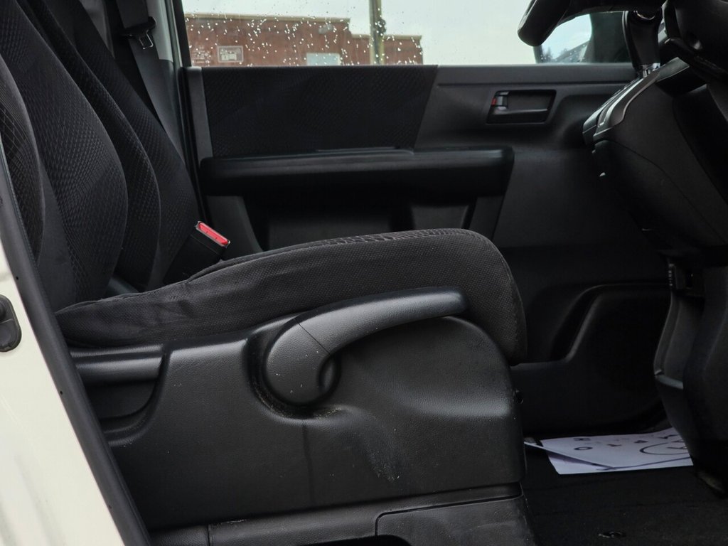 Used Honda Stepwagon 2023 for sale - 77636657: Photo 36