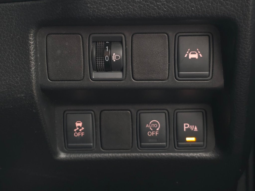 Used Nissan Qashqai 2015 for sale - 77133212: Photo 24