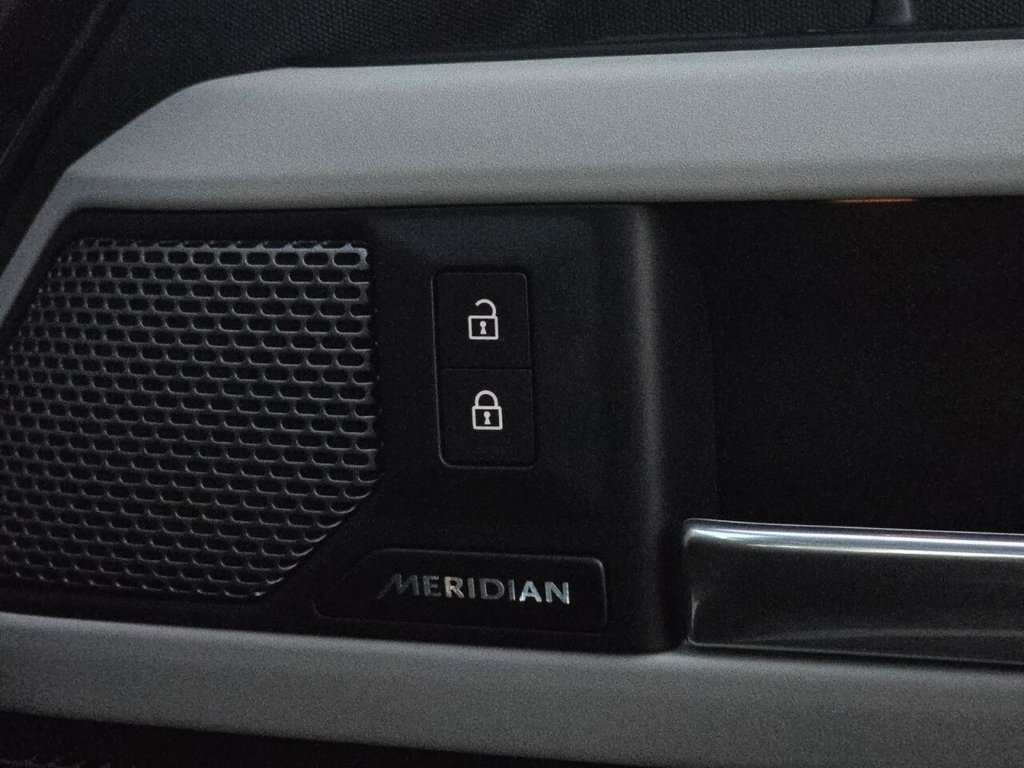 Used Land Rover Defender 90 2023 for sale - 77706151: Photo 27