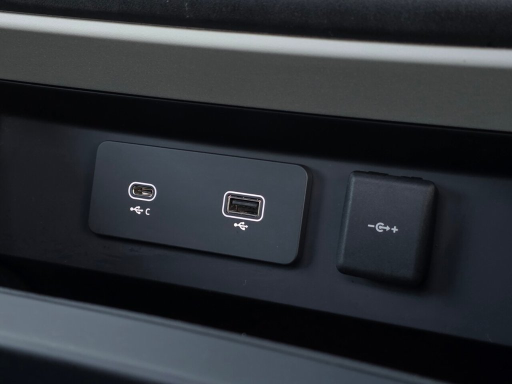 Used Land Rover Defender 90 2023 for sale - 77706151: Photo 30