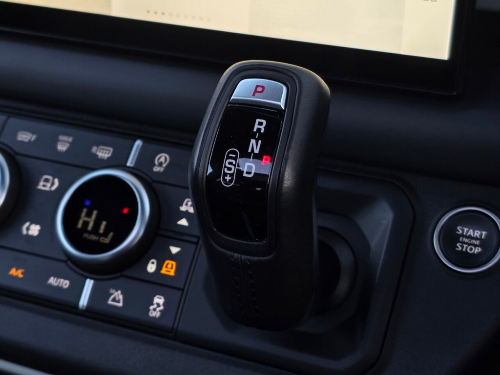 Used Land Rover Defender 90 2023 for sale - 77706151: Photo 32