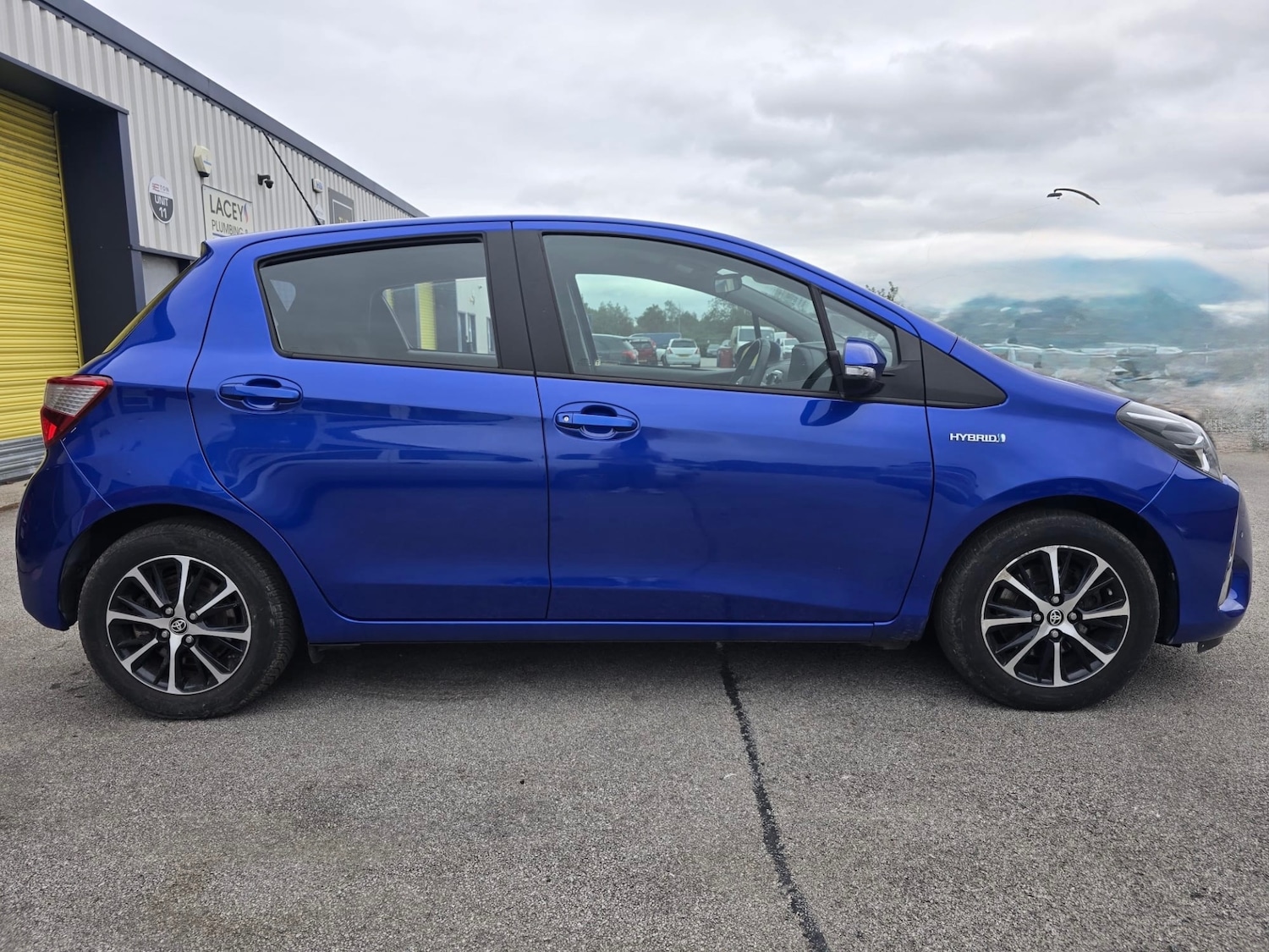 Used Toyota Yaris 2018 for sale - 76197245: Photo 2
