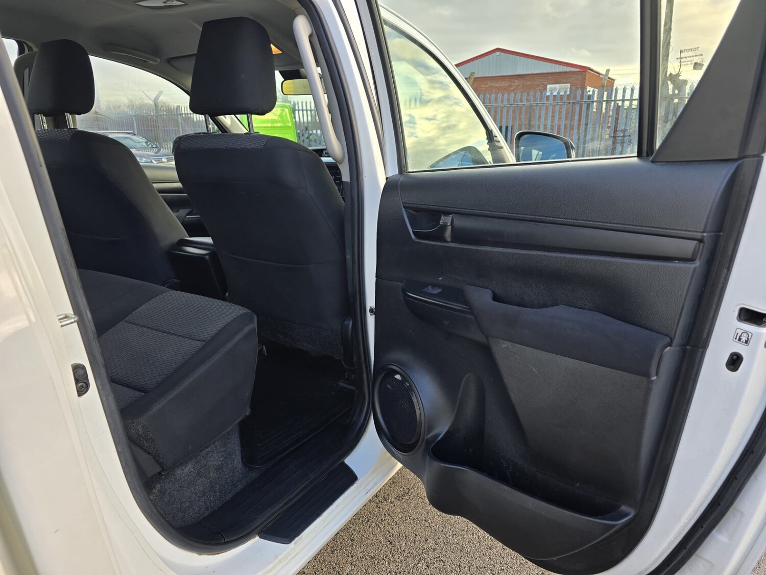 Used Toyota Hilux 2021 for sale - 76794804: Photo 18