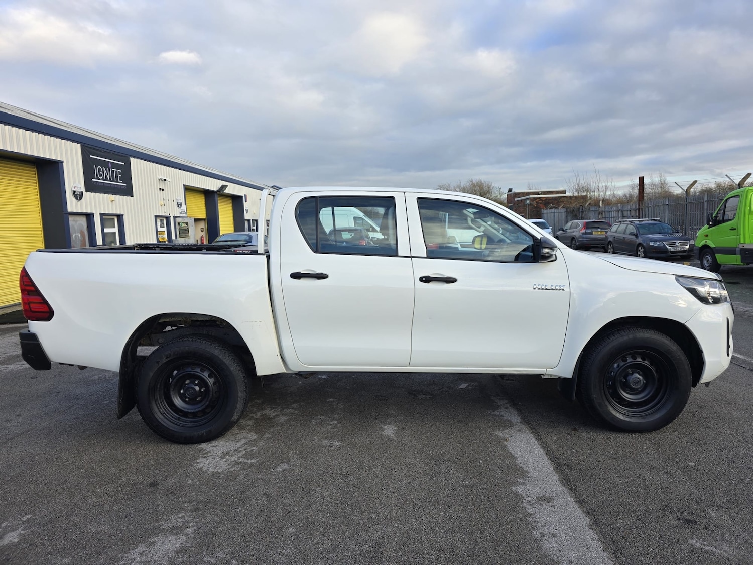 Used Toyota Hilux 2021 for sale - 76794804: Photo 2